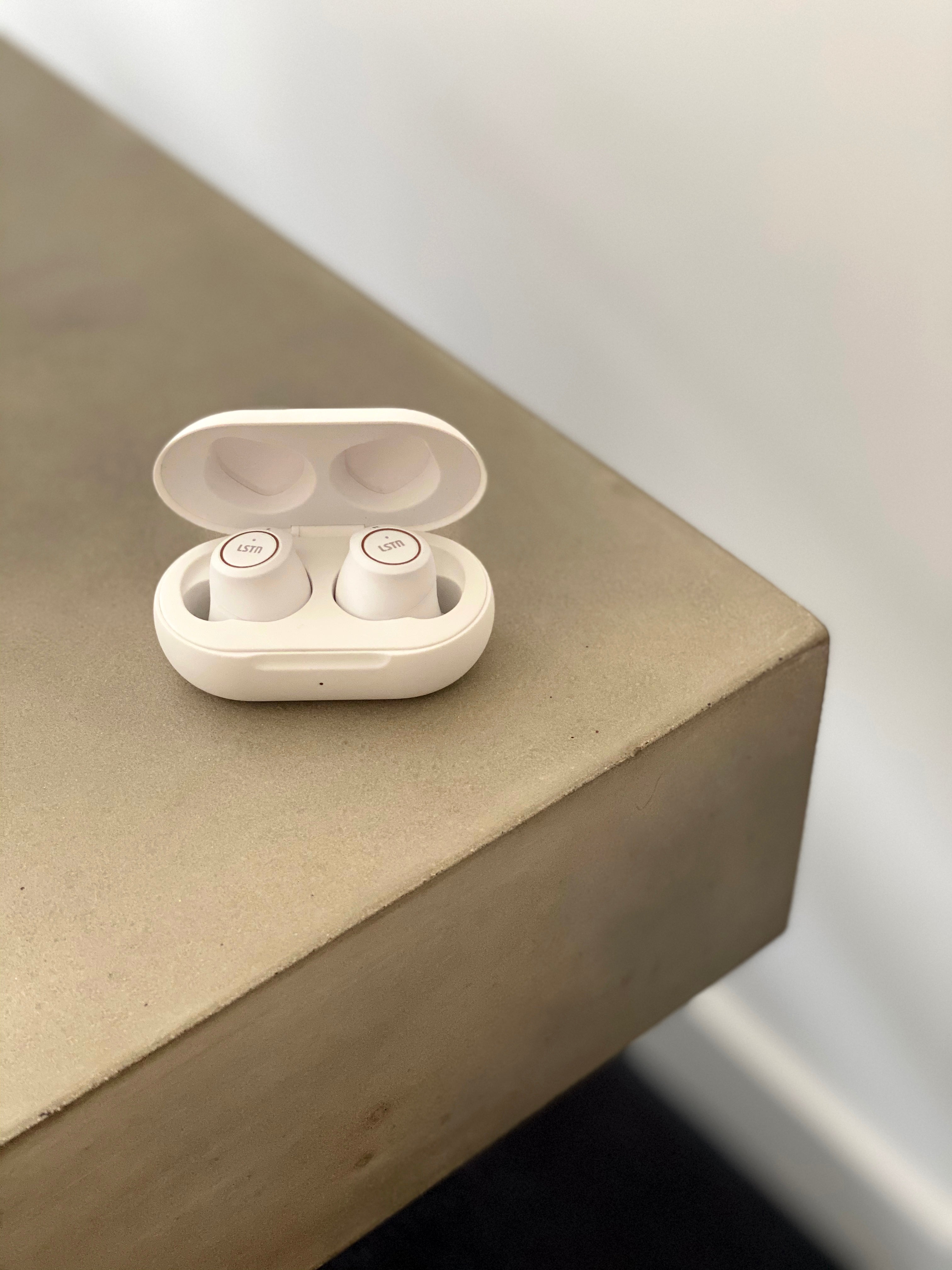 Palladium True Wireless Earbuds in White